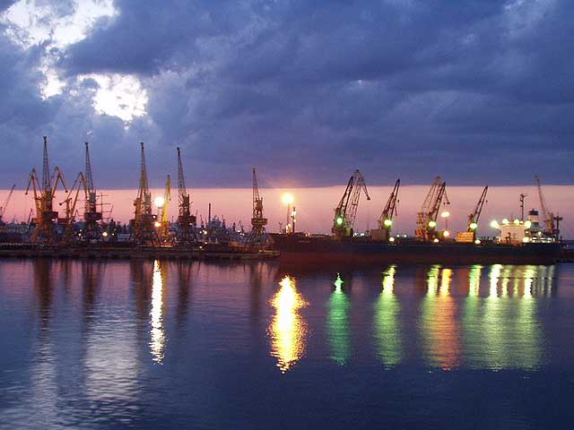 Драка за Одессу: порты придется возвращать