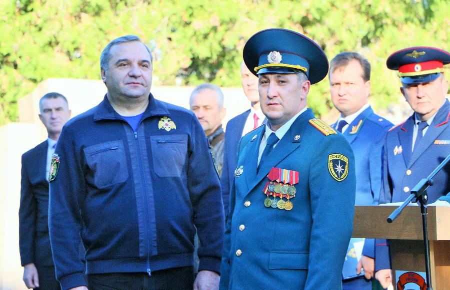 Министр по делам гражданской обороны, чрезвычайным ситуациям и ликвидации последствий стихийных бедствий посетил Севастополь (фото)