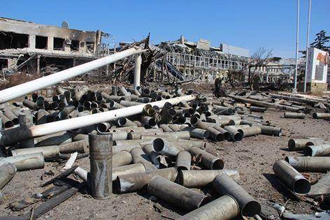 руины аэропорта в Луганске