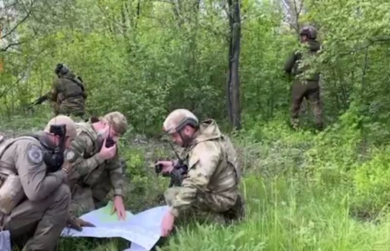Российские войска и НМ ДНР продвинулись к Лисичанску с юга, войдя в пгт Нижнее