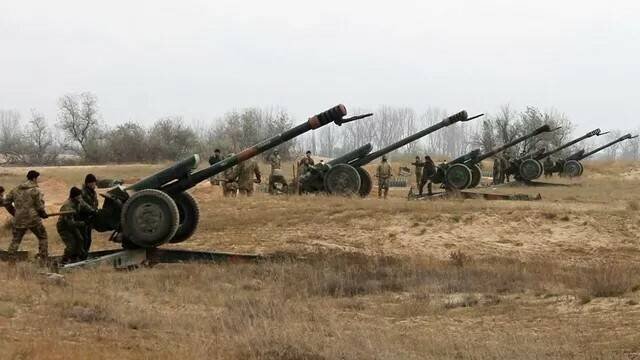 "Как с цепи сорвались". Что устроили украинские артиллеристы в Донбассе