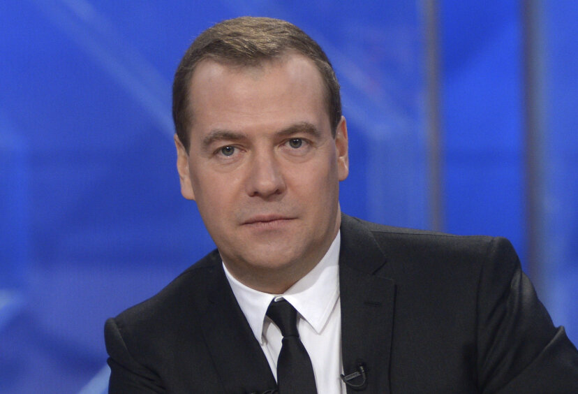 «Вряд ли можно представить, чтобы кто-то назвал Гельмута Коля ливерной колбасой»: Медведев написал о «вырождении» европейских политиков