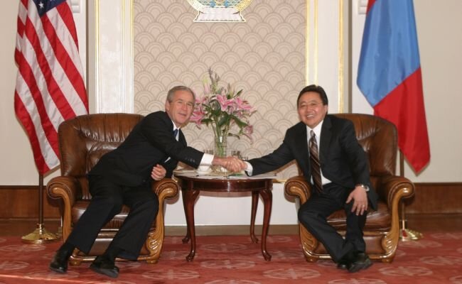 Ломать Россию партия Порошенко хочет с помощью экс-президента Монголии