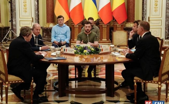 «Макрон играет пуделя Байдена»: визит глав четырех стран в Киев под прицелом критики