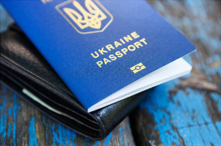 Гражданам Украины, ДНР и ЛНР предложили оформить разрешительные документы в России