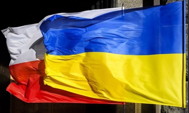 В польском Вроцлаве молодёжь устроила акцию протеста против украинских флагов