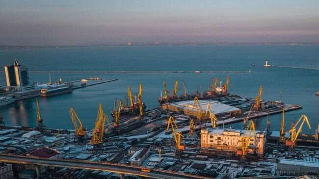Министр обороны Турции прокомментировал обстрел порта Одессы