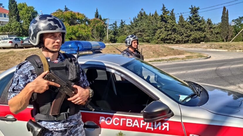 Автомобилиста, сбившего пешехода, задержали росгвардейцы в Севастополе