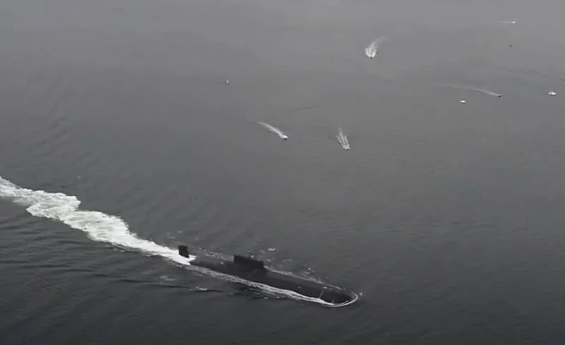 Британская газета: Противолодочные силы НАТО заставили всплыть российскую атомную субмарину у берегов Норвегии