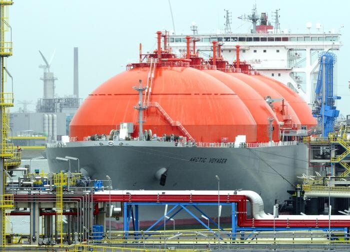 Японские танкеры выстроились в очередь за российским газом