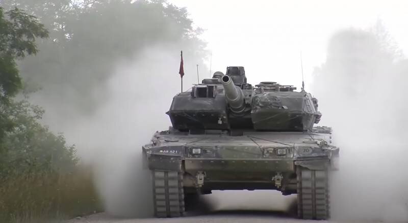 Глава Минобороны Испании: Мы не будем отправлять танки Leopard с базы хранения в Сарагосе на Украину