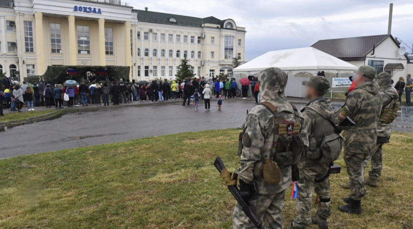 Детей и женщин эвакуируют из Купянска из-за обстрелов со стороны Украины