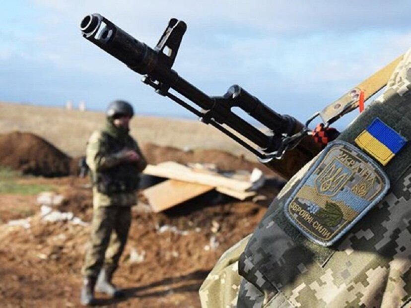Военкор: бойцы ВСУ устроили перестрелку между собой в районе Сватово