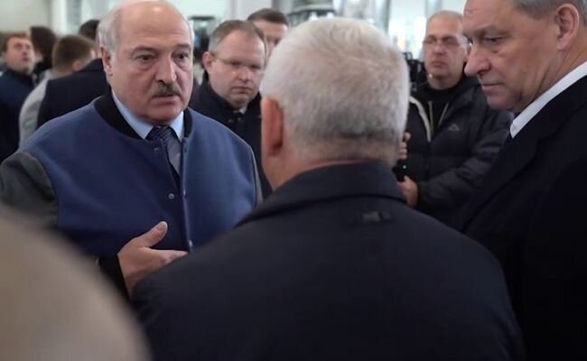 Лукашенко назвал способ избежать войны в Белоруссии