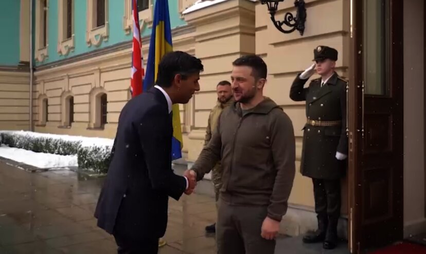 Премьер Британии Сунак приехал в Киев