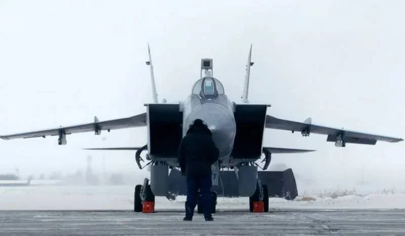 Два модернизированных высотных истребителя-перехватчика МиГ-31БМ пополнили состав авиаполка на Камчатке