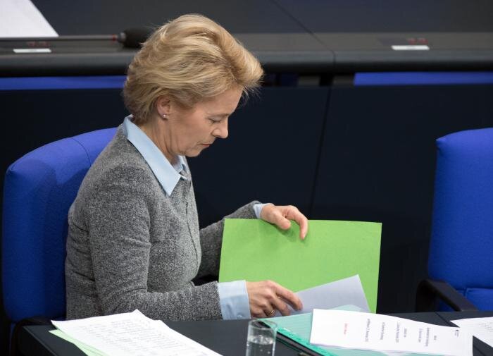 "Головокружительный скандал": евродепутаты просят проверить семью главы Еврокомиссии
