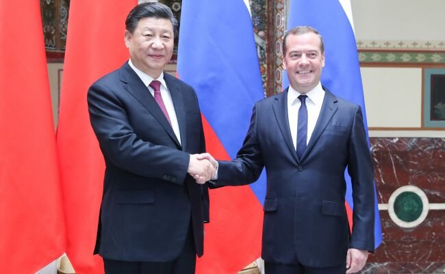 Председатель КНР Си Цзиньпин принял в Пекине Дмитрия Медведева