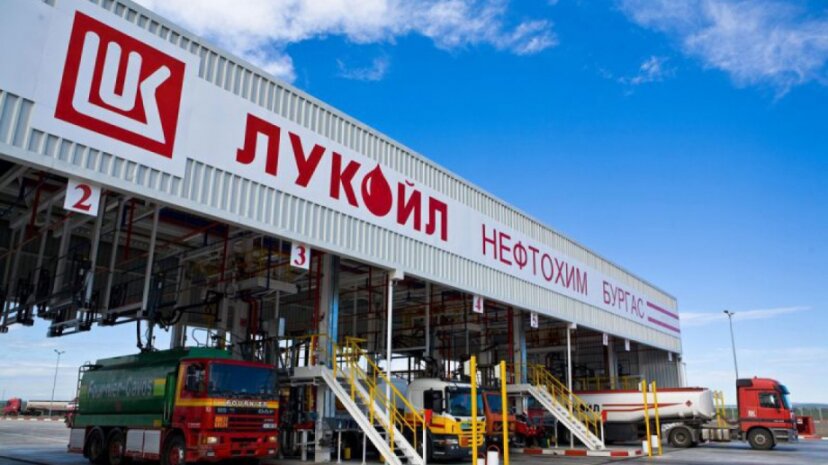 Стало известно о тайных поставках Болгарии дизтоплива ВСУ с российского завода