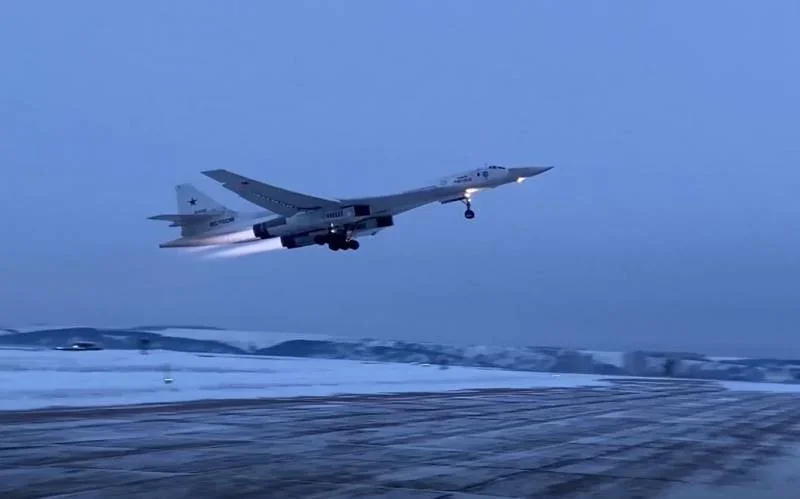 Российские самолёты Ту-160 «Белый лебедь» совершили длительный полёт над водами Северного Ледовитого океана