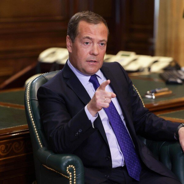 Медведев призвал пользоваться интеллектуальной собственностью Запада без лицензий и вознаграждений