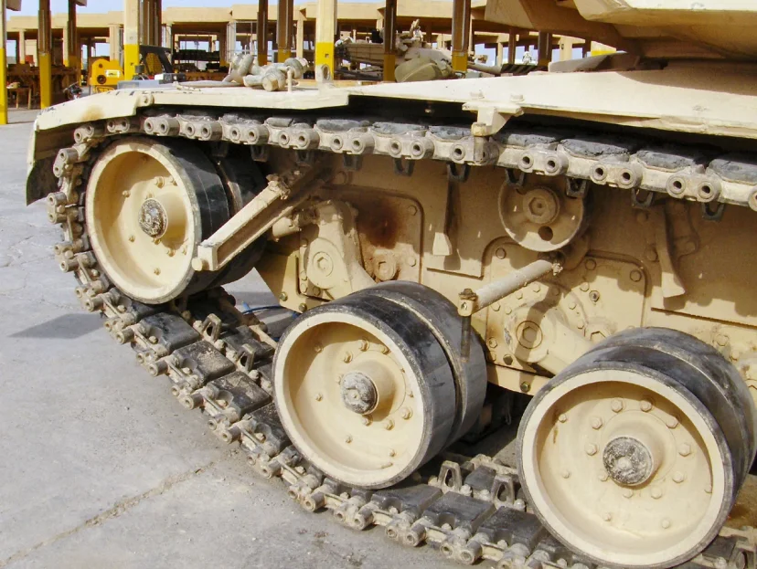 "Гусеницы" иностранных танков и траки Т-80, оказывается весьма отличаются