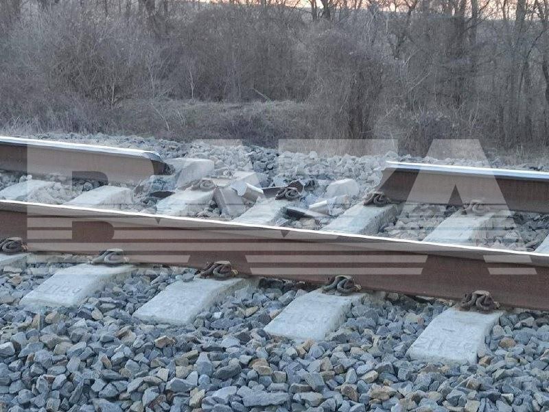 В Крыму подорвали часть железной дороги