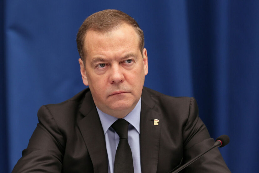 Медведев сообщил, что ответ РФ на удары по ее территории последует быстро