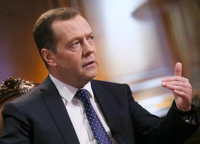 Медведев: поставки самолётов НАТО Украине будут приравнены к вступлению альянса в войну с Россией