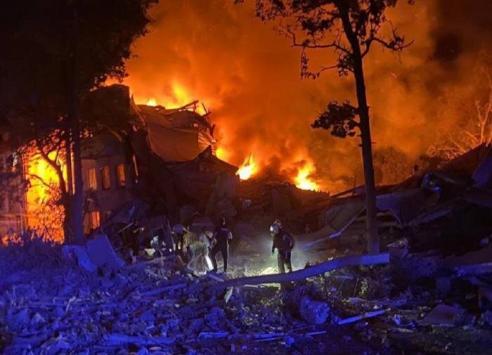 Мощный удар по Украине: в Днепре пожары после удара ракет, взрывы в Киевской области