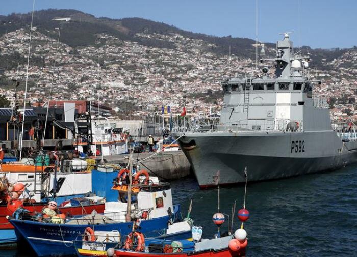 Португальские ВМФ провалили миссию "сопровождения русского корабля"