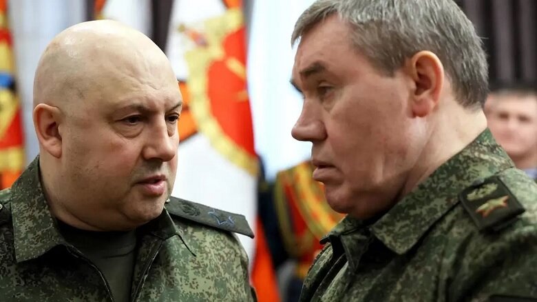 New York Times: Герасимов проломит оборону ВСУ — Суровикин закрепит успех