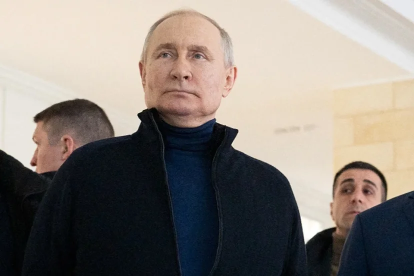 Путин впервые лично посетил Донбасс, осмотрел Мариуполь и встретился с жителями города