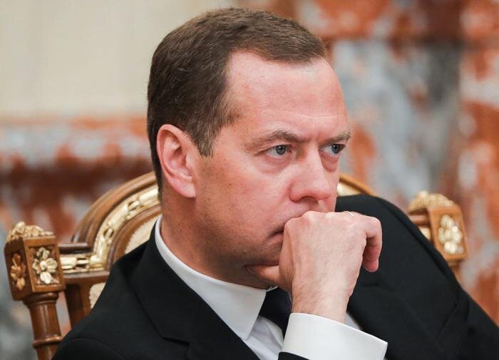 Медведев спасает мозги простых смертных на Западе от мощной пропаганды