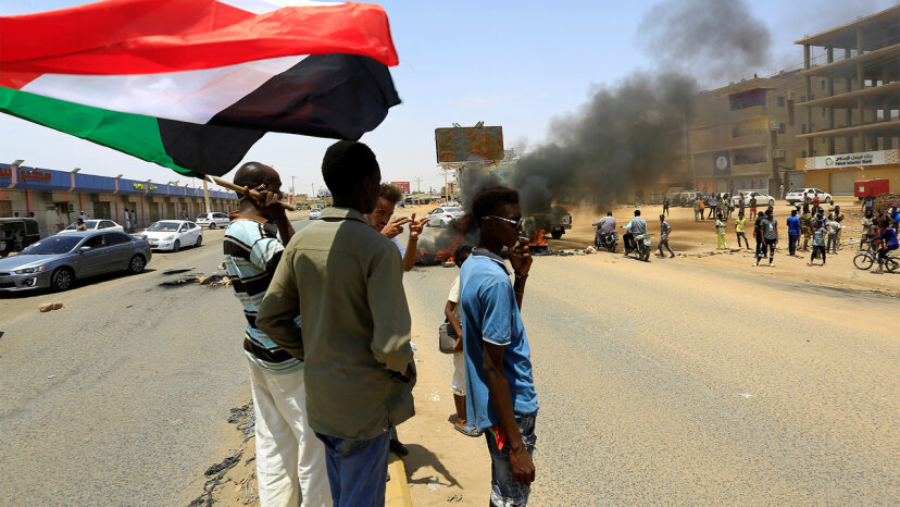Судан взрывают – в РФ осколки летят