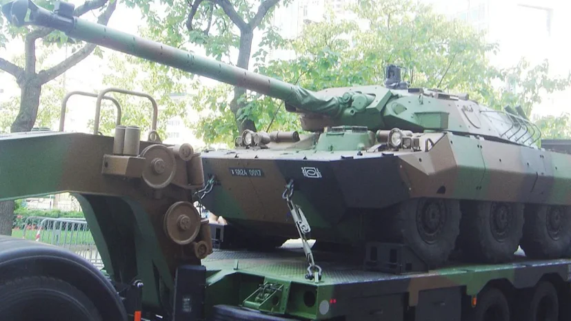 Аудитория Le Figaro высмеяли власти Франции за передачу Украине танков AMX-10RC