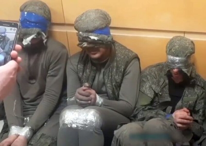 Россия вернула троих лётчиков из украинского плена