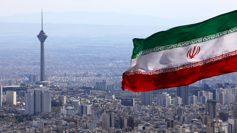 Тегеран резко ответил США и Франции, обеспокоившимся из-за новой иранской ракеты