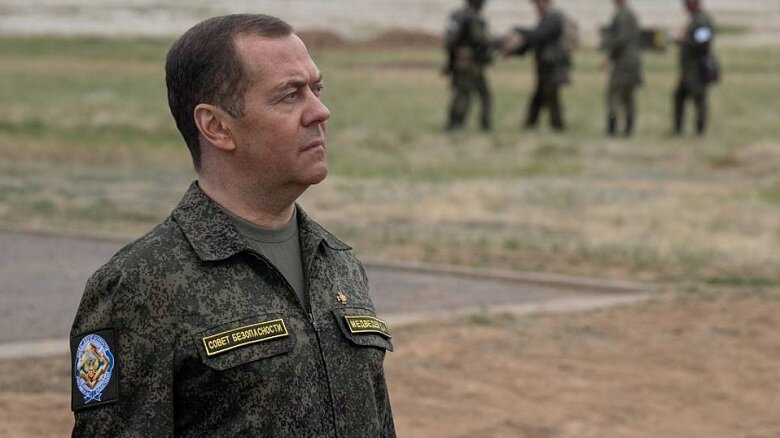 Медведев призвал остановить врага и самим начать наступление