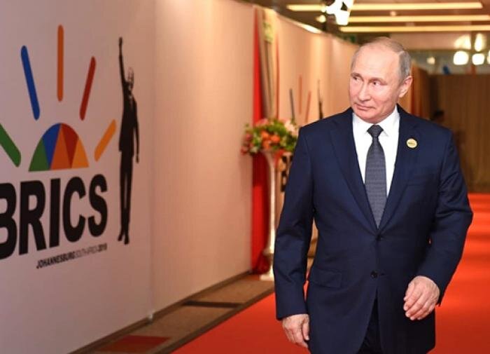 "Троянский конь": Москва отказала Макрону в присутствии на саммите БРИКС в ЮАР