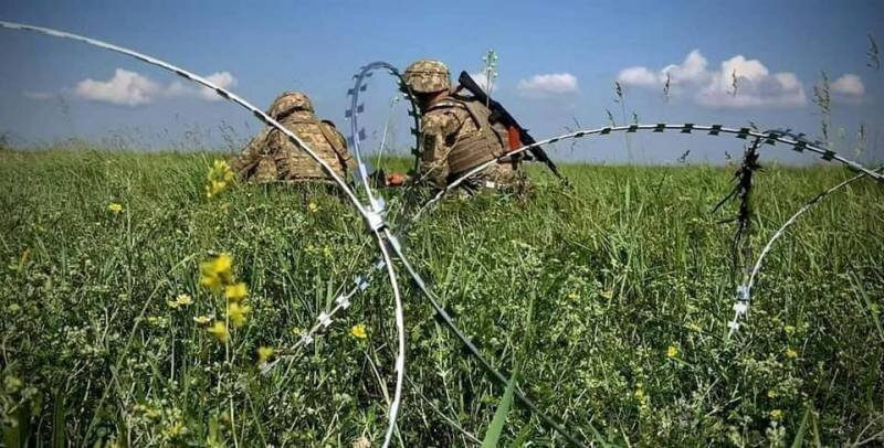 Эксперты считают, что вывод отрядов ВСУ из села Пятихатки может являться сигналом к саммиту НАТО о готовности беречь личный состав