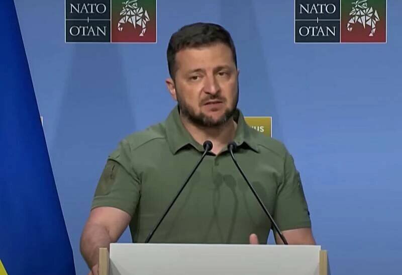 Итальянский политик заявил, что президент Украины на саммите НАТО продемонстрировал свою несамостоятельность