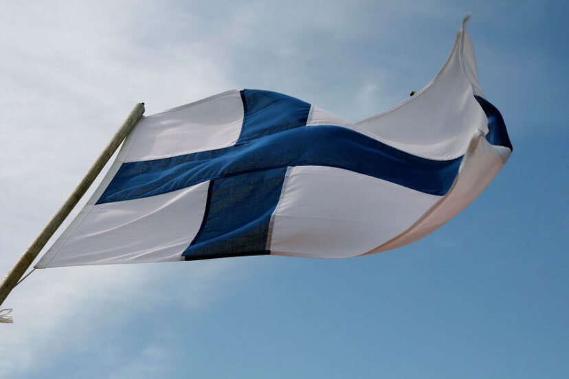 Финляндия обновит железную дорогу для быстрой переброски войск к России