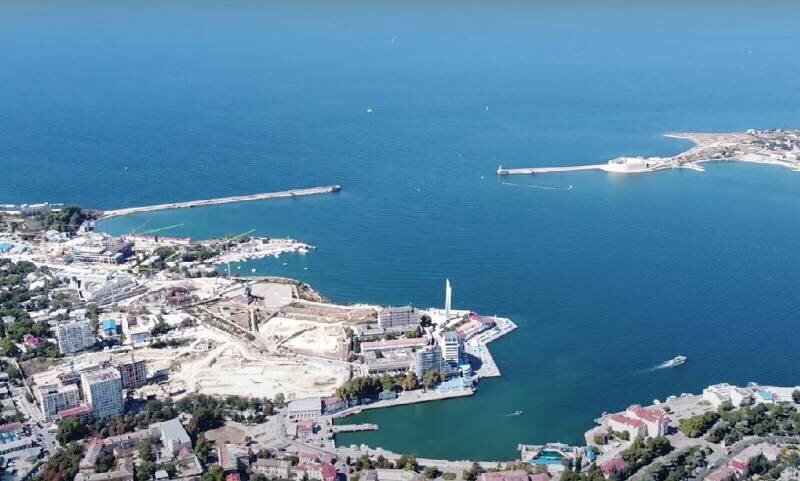Губернатор Севастополя: В морской зоне города обнаружен надводный беспилотник, приняты меры по его уничтожению