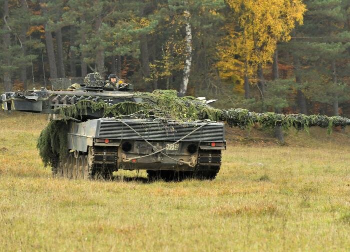 Герой России Сайфуллин: немецкий Leopard разлетается во все стороны на минах