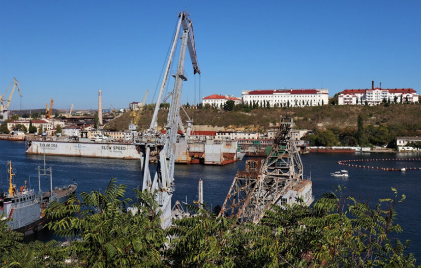 Сотрудники морского завода в Севастополе не пострадали из-за ракетного удара Украины