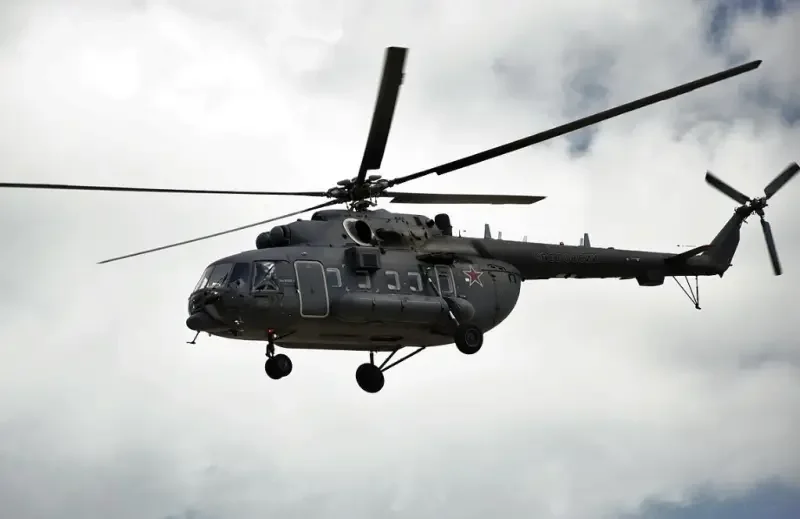 Появились кадры «охоты» российского вертолета Ми-8 на украинский морской дрон