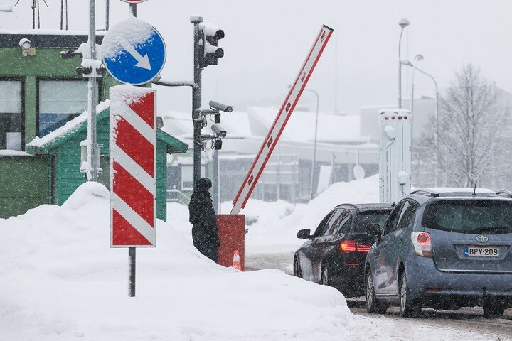 Финский кабмин решил заново закрыть все КПП на границе с Россией
