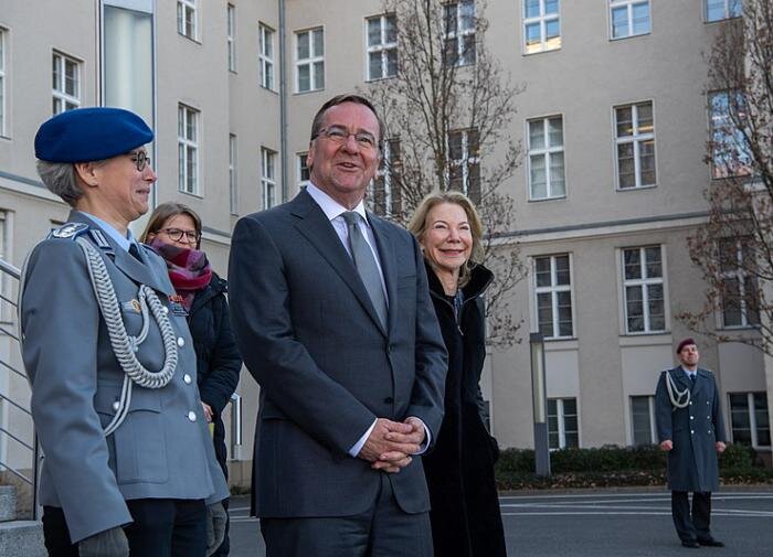 В Германии планируют потратить ближайшие 3-5 лет на подготовку к войне с Россией, заявил министр обороны ФРГ Писториус