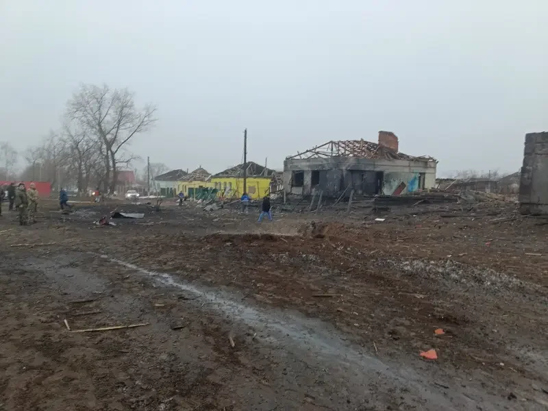 Внештатный сход авиационного боеприпаса привёл к повреждению нескольких домов в Воронежской области